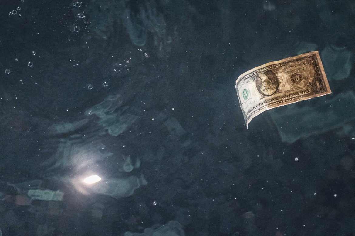 Dollar Falls as President Trump Cancels Attacks on Iran