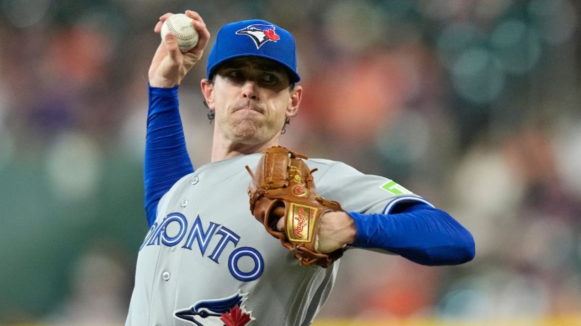 Blue Jays, Bieber look to get rare sweep vs. Phillies