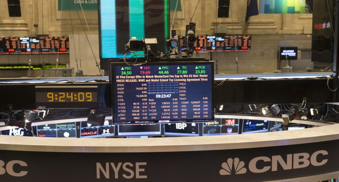 Stocks Settle Higher as Lower Crude Prices Ease Inflation Risks
