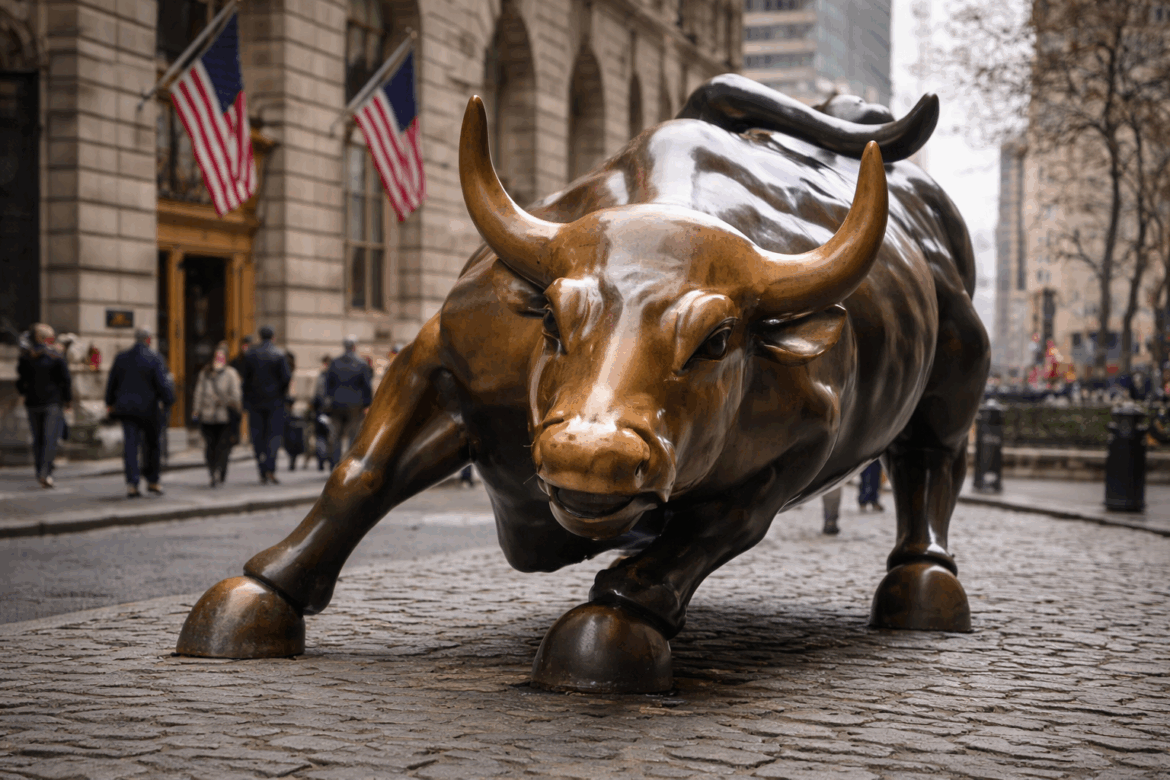 Wall Street charging bull statue
